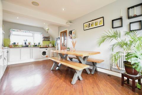 10 Cornhill Drive, Bristol, BS14 9SA