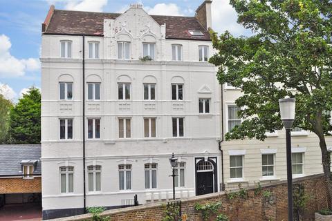 2 bedroom flat for sale, Pleasant Row, Brompton, Gillingham, Kent