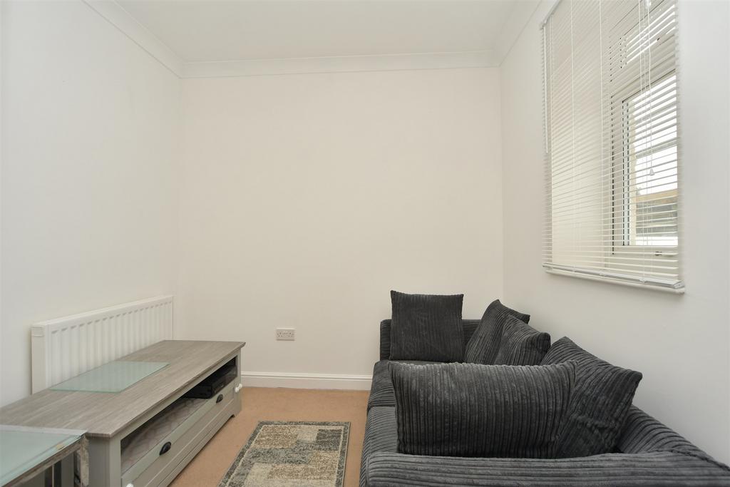 Lounge/ Dining Area
