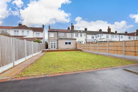 4 bedroom semi-detached house for sale, Woodford Avenue, Redbridge, Essex