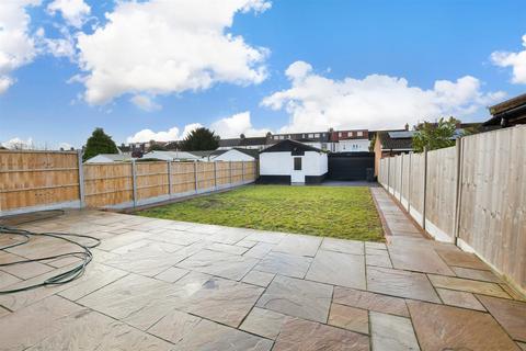 4 bedroom semi-detached house for sale, Woodford Avenue, Redbridge, Essex