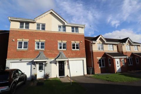 3 bedroom semi-detached house for sale, Appian Way, Bracebridge Heath, Lincoln, Lincolnshire, LN4 2UP