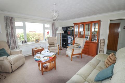 2 bedroom detached bungalow for sale, Seaview Road, Hayling Island