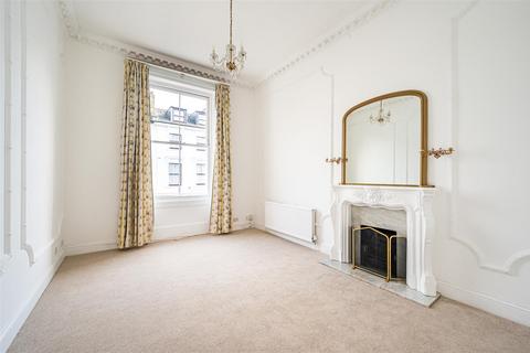 2 bedroom flat to rent, Belsize Square