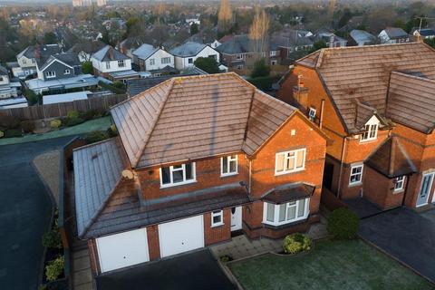 4 bedroom detached house to rent, Coton Road,Penn