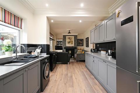 28 Downing Road, Sheffield, S8 7SH