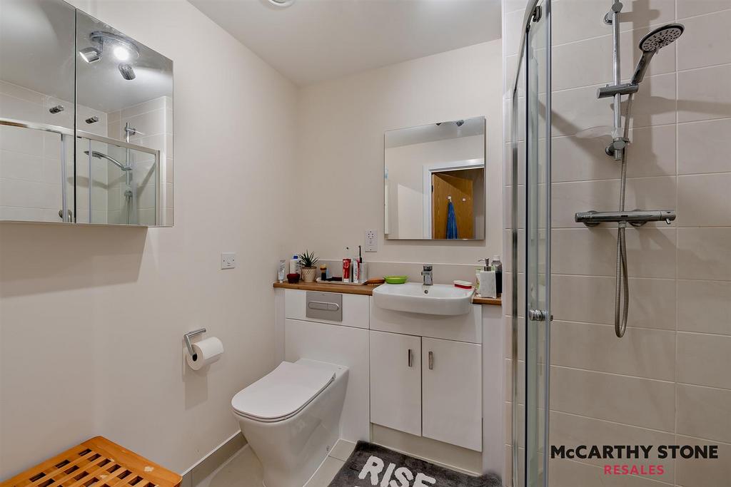 Shower Room: