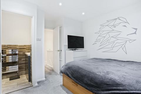 2k Cotswold Road, Sutton, SM2 5NL