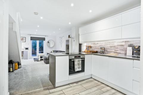 2k Cotswold Road, Sutton, SM2 5NL