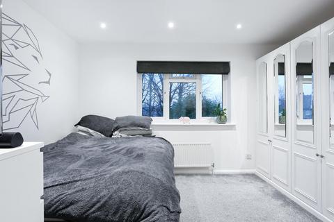 2k Cotswold Road, Sutton, SM2 5NL
