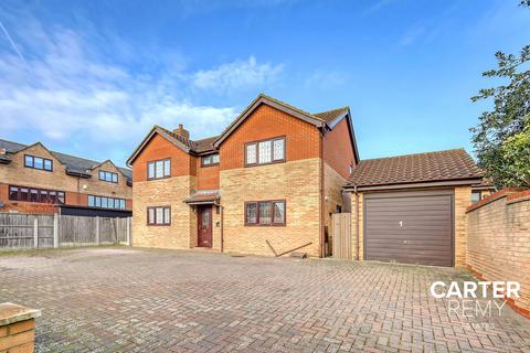 4 bedroom detached house for sale, Welling Road, Orsett, RM16