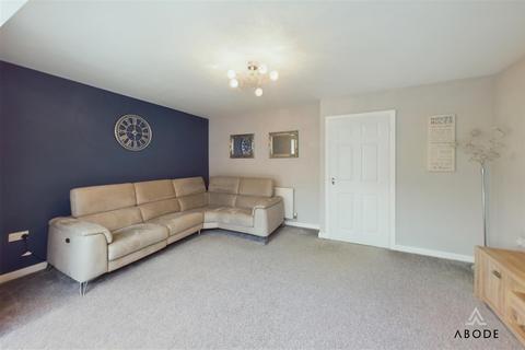 4 bedroom semi-detached house to rent, Merton Drive, Derby DE22