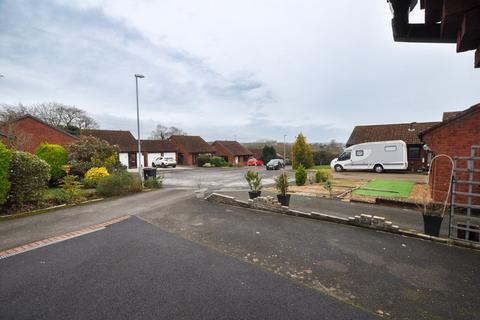 2 bedroom detached bungalow to rent, Greenhays Rise, Wimborne, BH21