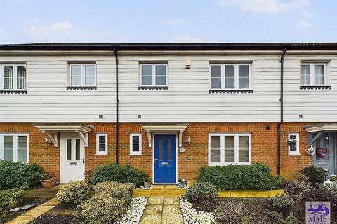 22 Clayhill Gardens, Hoo, Rochester, ME3 9FA