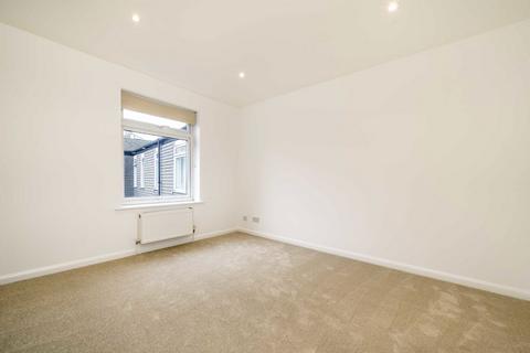 2 bedroom end of terrace house to rent, Napier Close, London W14