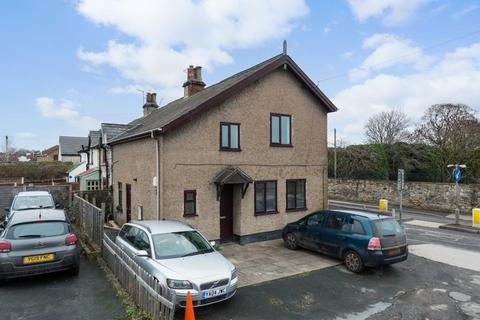 3 bedroom end of terrace house for sale, Low Street, Sherburn In Elmet, Leeds