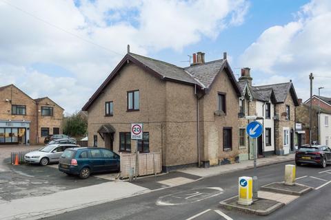 3 bedroom end of terrace house for sale, Low Street, Sherburn In Elmet, Leeds