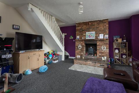 3 bedroom end of terrace house for sale, Low Street, Sherburn In Elmet, Leeds