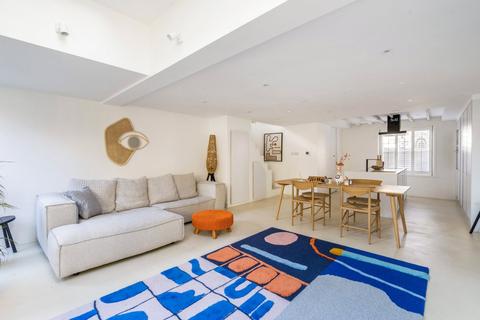 4 bedroom semi-detached house for sale, Queensbridge Road, London, E8