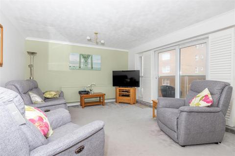 2 bedroom flat for sale, Grand Avenue, Worthing