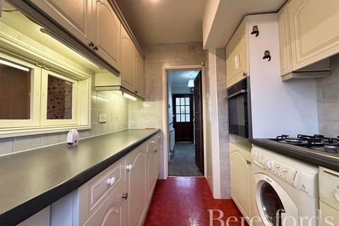 77 Primrose Glen, Hornchurch, RM11 2NL