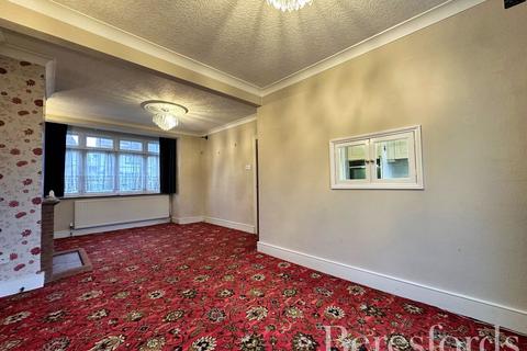 77 Primrose Glen, Hornchurch, RM11 2NL