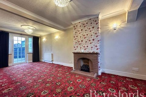 77 Primrose Glen, Hornchurch, RM11 2NL