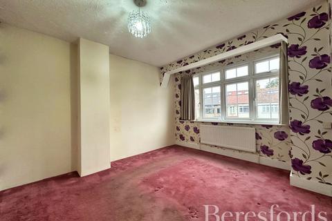 77 Primrose Glen, Hornchurch, RM11 2NL