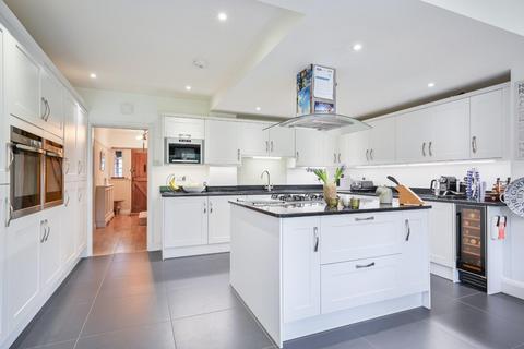 4 bedroom semi-detached house for sale, Vernon Walk, Tadworth KT20