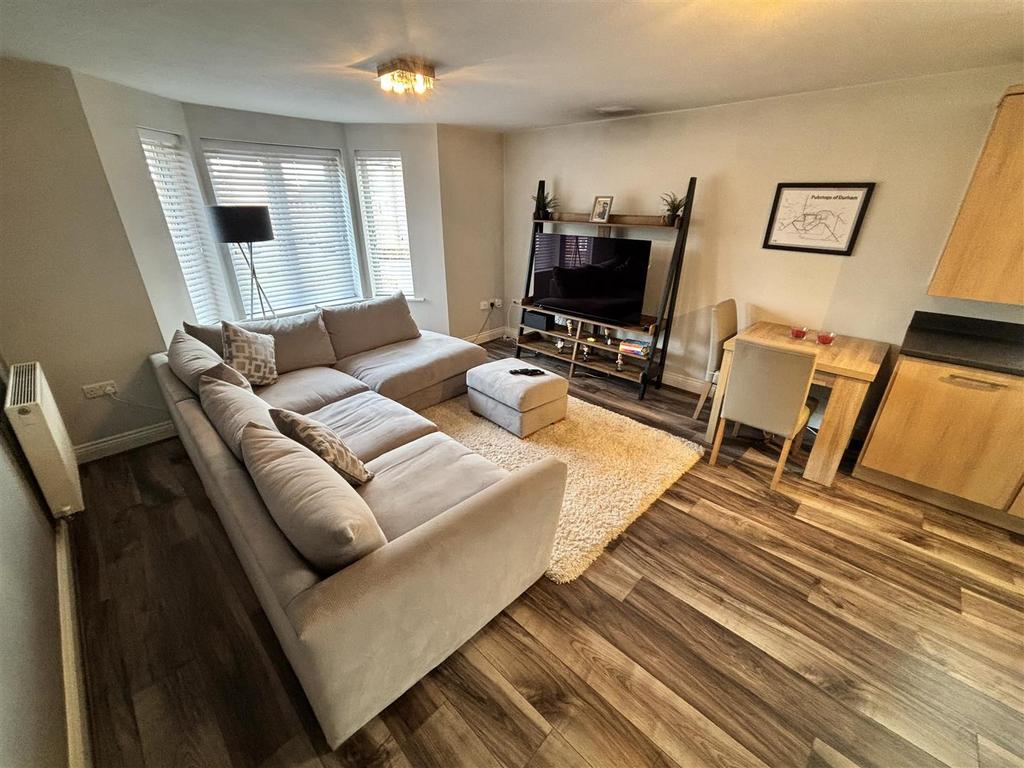 Open Plan Living Room &amp; Kitchen