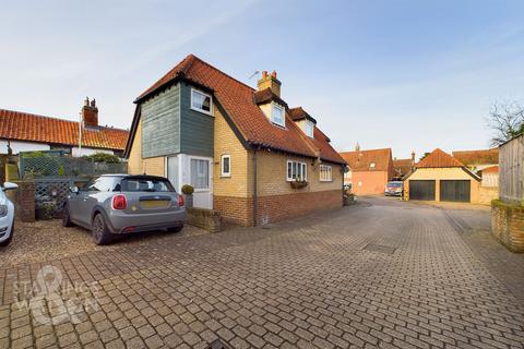 1 bedroom semi-detached house for sale, Magpie Court, Harleston