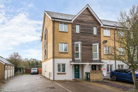 46 Robinson Way, Northfleet, Gravesend, DA11 9AB