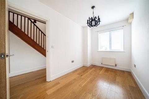 46 Robinson Way, Northfleet, Gravesend, DA11 9AB