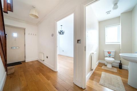 46 Robinson Way, Northfleet, Gravesend, DA11 9AB