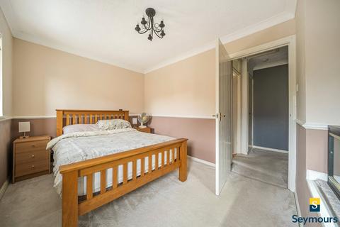 21 Abinger Way, Guildford, GU4 7NG