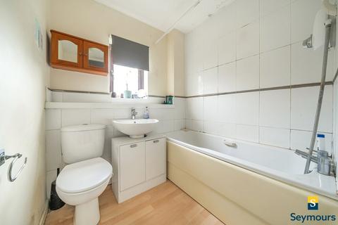 21 Abinger Way, Guildford, GU4 7NG