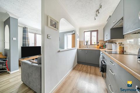 21 Abinger Way, Guildford, GU4 7NG