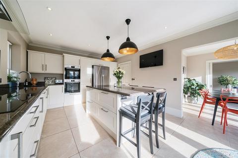 4 bedroom detached house for sale, Whelton House, 35a Hereford Road, Shrewsbury, SY3 7QX