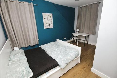 1 bedroom in a house share to rent, Elliott Road, Thornton Heath, CR7