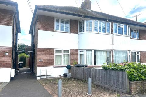 Gilda Crescent, Polegate