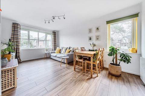 2 bedroom flat for sale, Riverdene Place, Bitterne Park, Southampton, Hampshire, SO18