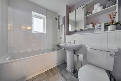 20 Riverdene Place, Southampton, SO18 1UG