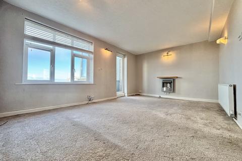 2 bedroom apartment for sale, Crescent Court, South Shore FY4