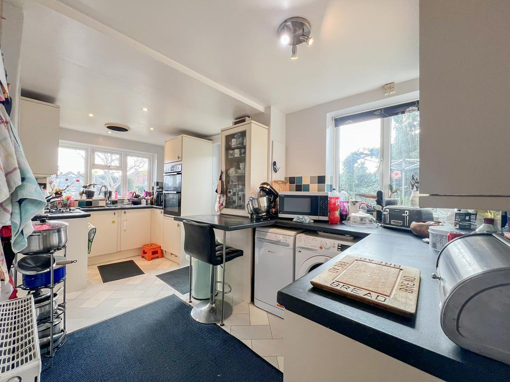 Kitchen (2)