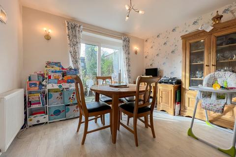 28 Shakespeare Road, Hereford, HR4 0JN