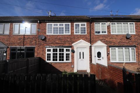 3 bedroom terraced house to rent, Newlay Lane Place, Bramley, Leeds, LS13