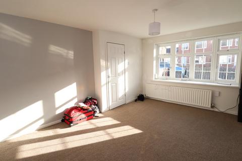 3 bedroom terraced house to rent, Newlay Lane Place, Bramley, Leeds, LS13