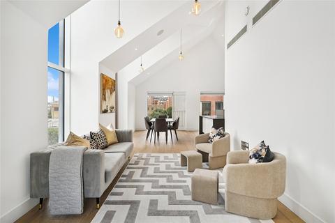 Central Avenue, Fulham, London, SW6