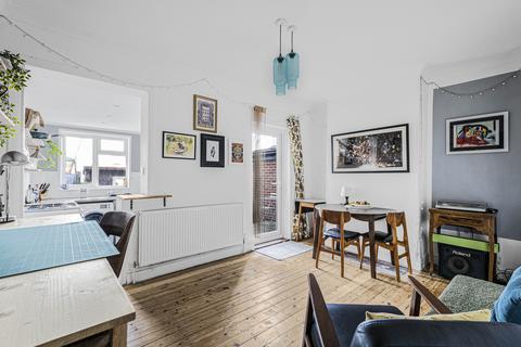 2 bedroom terraced house for sale, Albatross Street, London, SE18