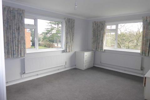 2 bedroom flat for sale, Carlton Court, Watford WD19